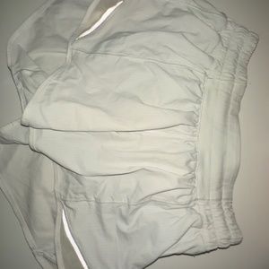 White Lululemon Hotty Hot shorts Size 2 tall